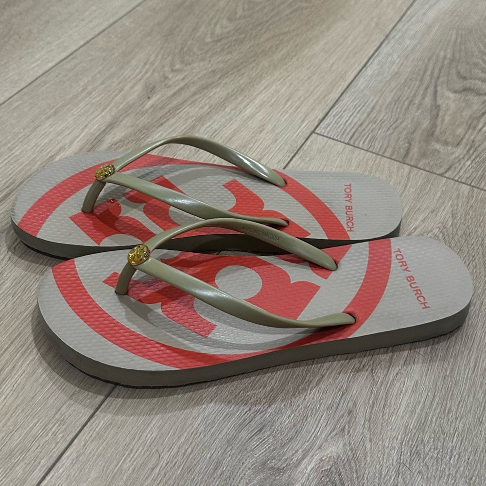 Tory Burch Emory gold logo Italian khaki & orange flip flop Sandals - Picture 2 of 6